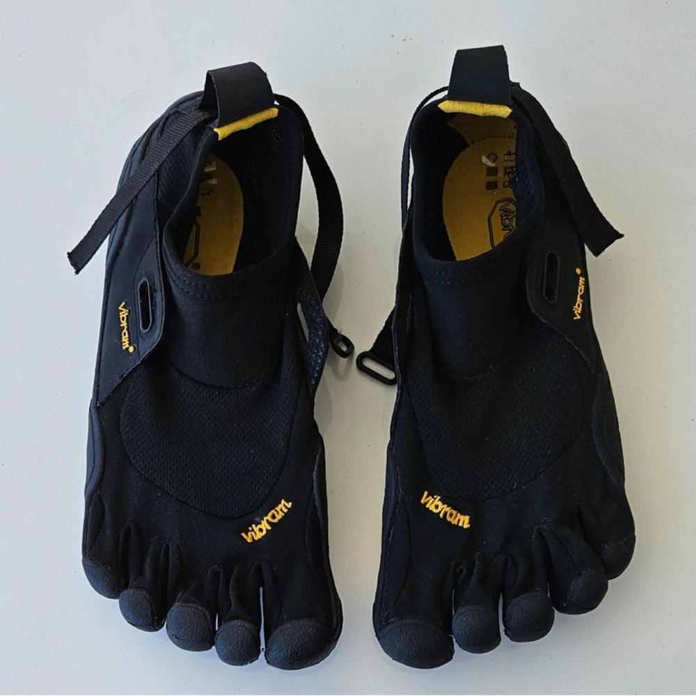 Vibram Black and Yellow Toe Shoes